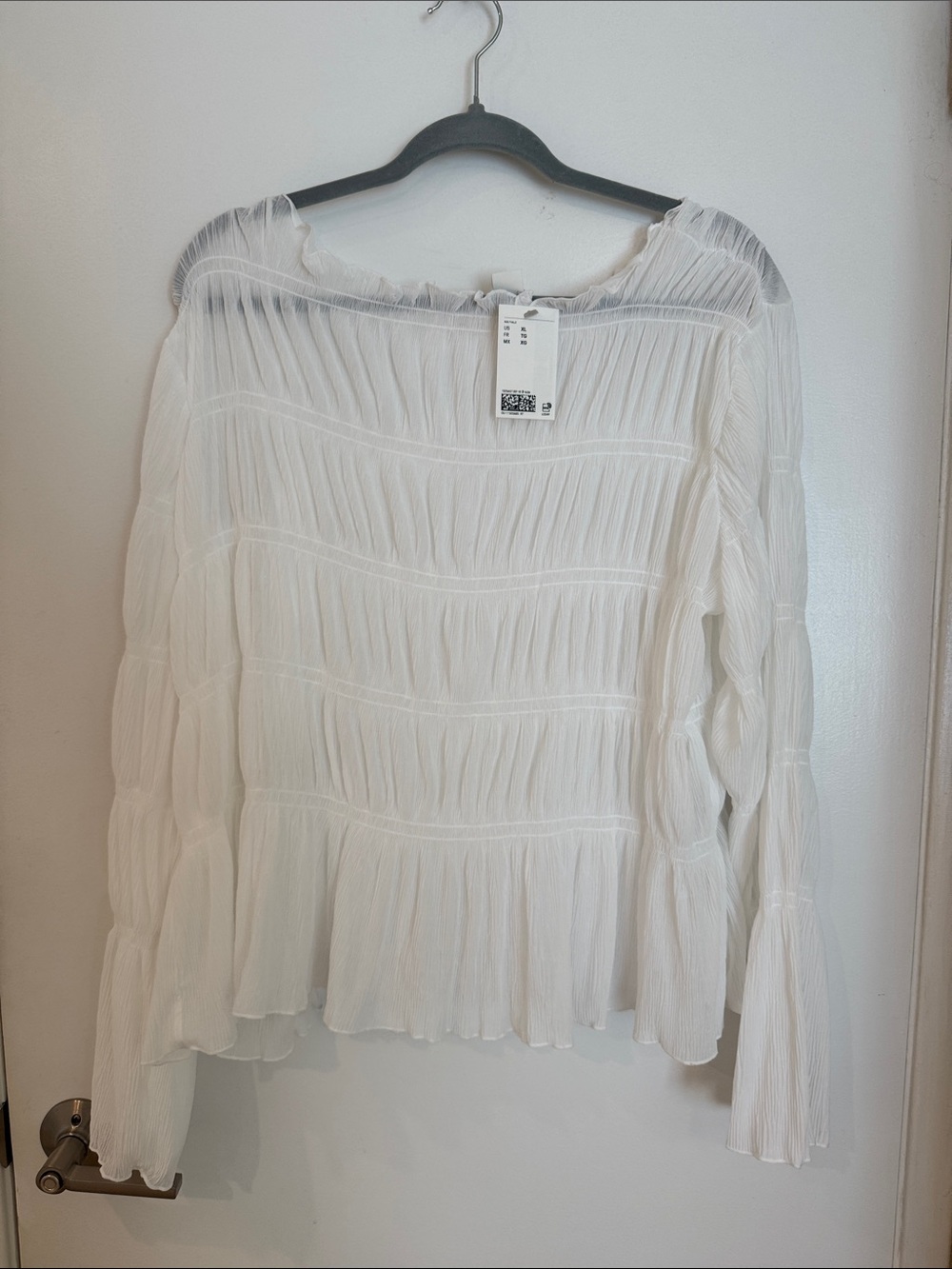 NEW Women’s White Long-Sleeve Pleated Peasant Top